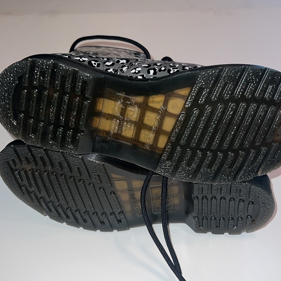 Dr Marten’s 1460 grey leopard print leather boots-Women size 6 & 8-2 pairs-NWOT - Picture 8 of 13
